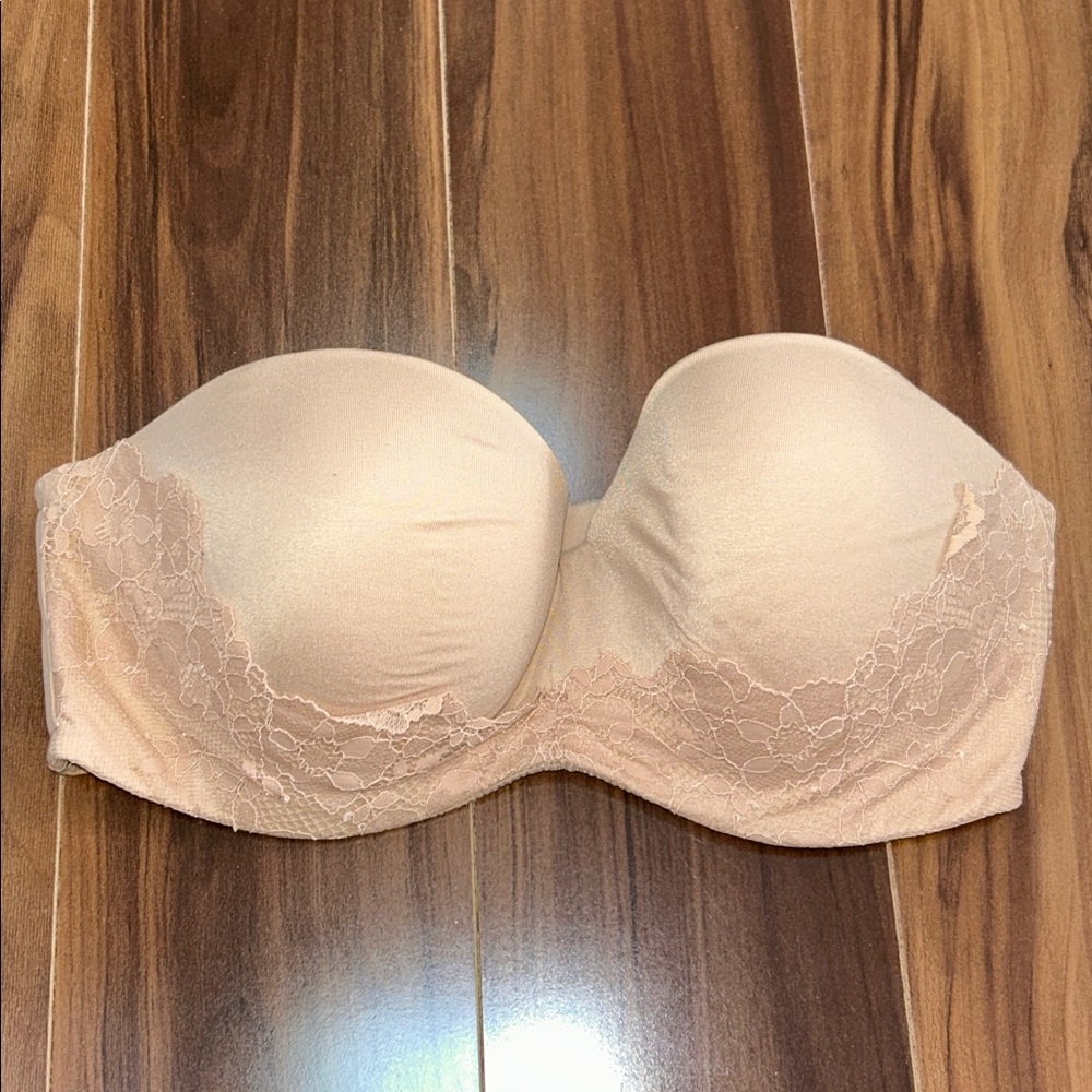 32DD Victoria’s Secret body by Victoria lined strapless bra